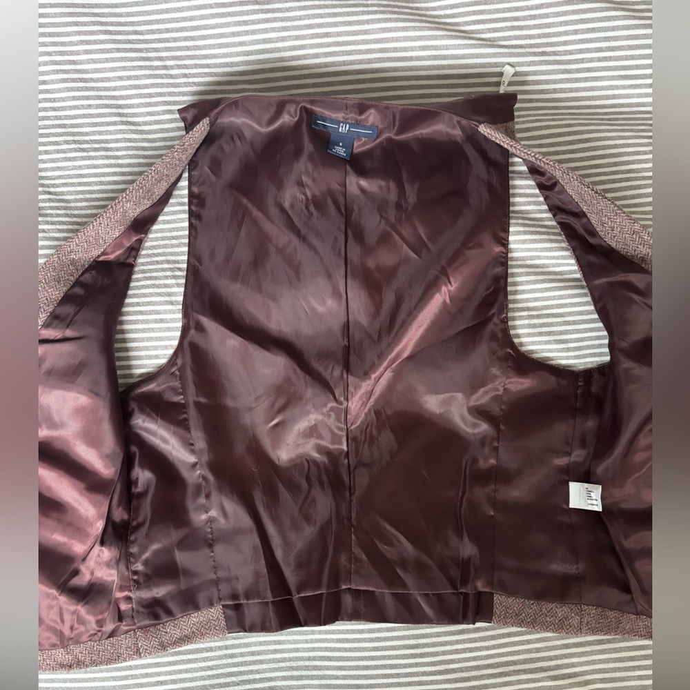GAP Deep Burgundy Wool Vest, size small - Picture 7 of 8